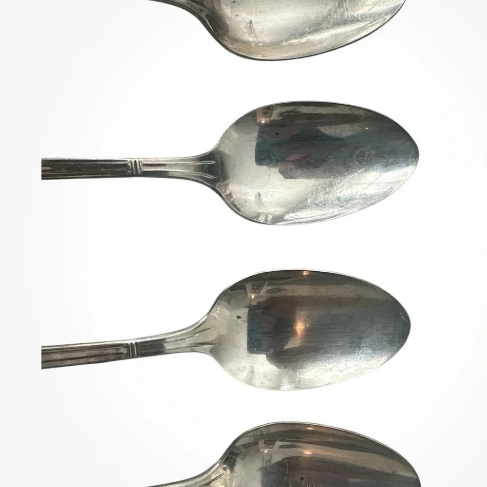 Set 4  1930's Vintage Silverplate Court Pattern Teaspoons Silverware Replace.